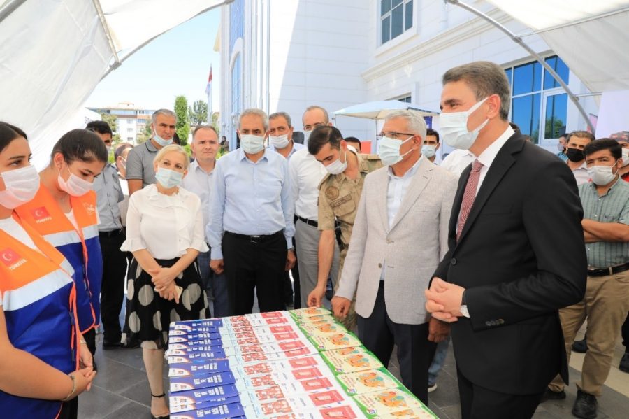 Battalgazi Belediyesi önünde afet eğitim çadırı kuruldu