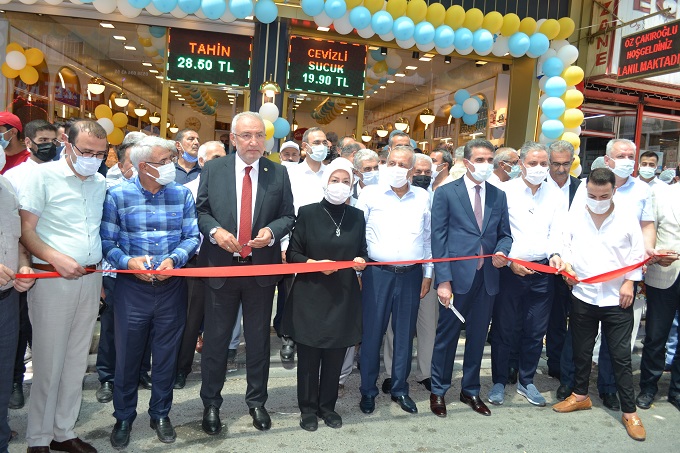 Öz Çakıroğlu Helva ve Kayısı Malatya’da 3.şubesini açtı