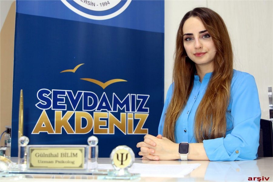 Akdeniz Belediyesi psikologları depremzedelerin yanında