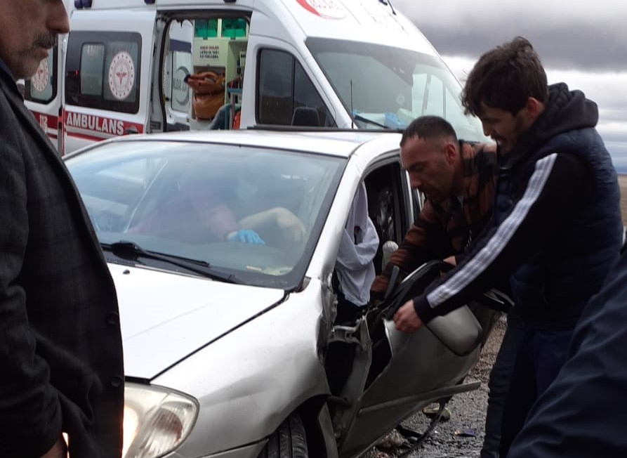 Malatya Kayseri Karayolunda Feci Kaza  9 Yaralı