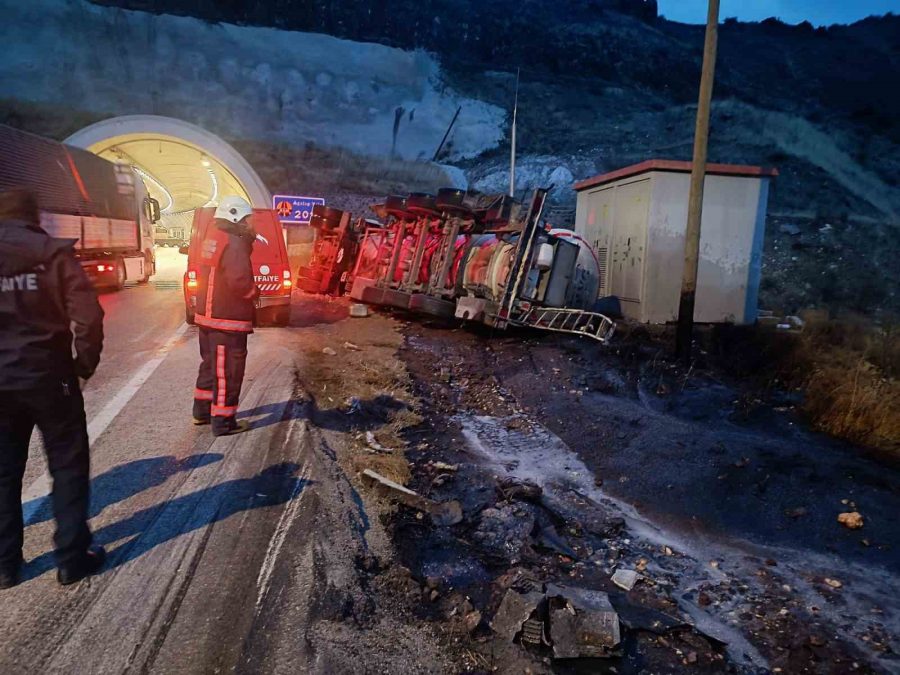 İki ayrı trafik kazası, 3 yaralı