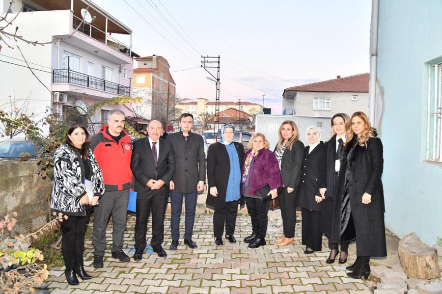 Hanife Yazıcı’dan ev ziyaretleri