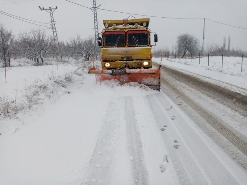 Büyükşehir Belediyesinden yoğun kar mesaisi