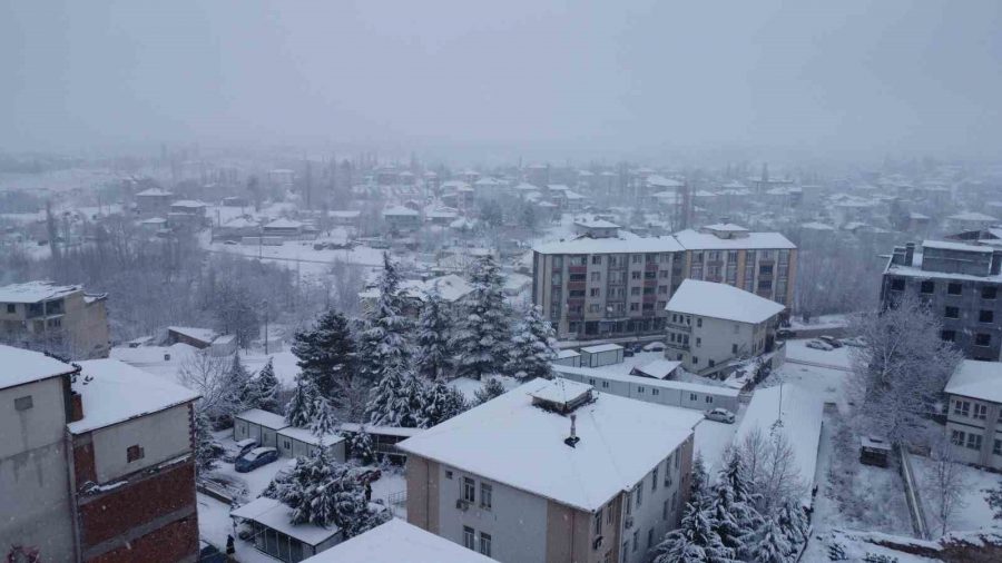 Doğanşehir’de karla mücadele çalışmaları devam ediyor