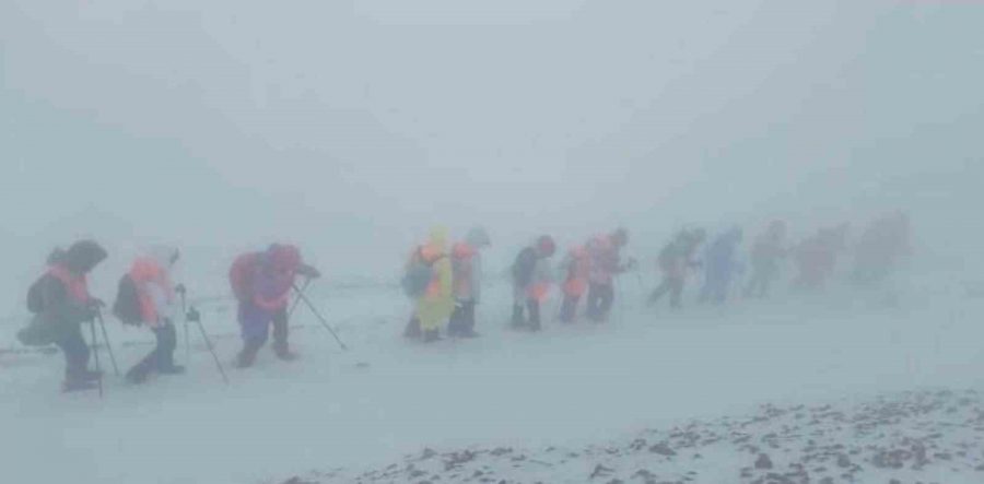 Nemrut’ta turizm sezonu devam ediyor