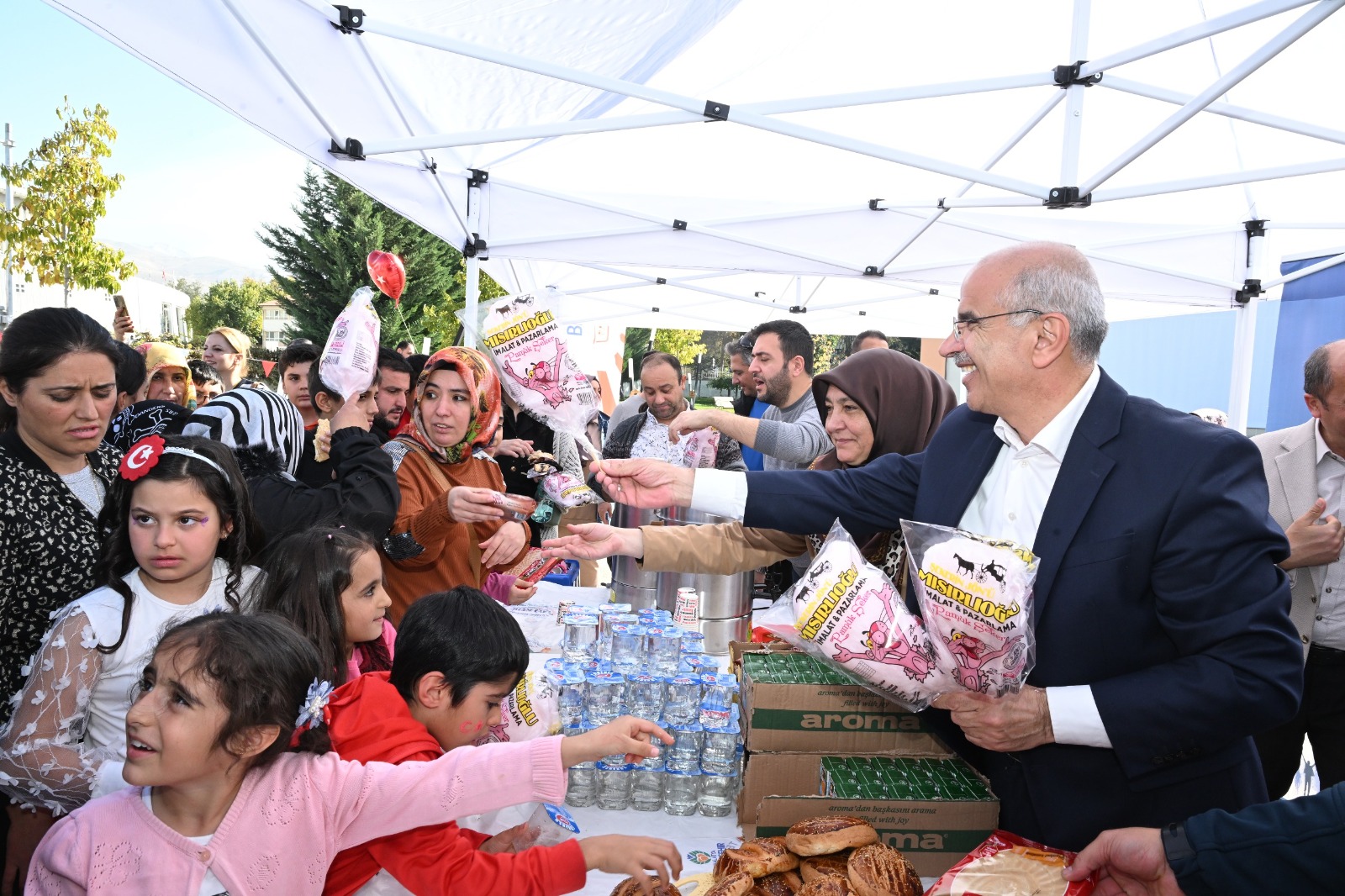 ÇOCUKLARIMIZ NE KADAR NEŞELİ VE MUTLU OLURSA BİZ DE O KADAR MUTLUYUZ”