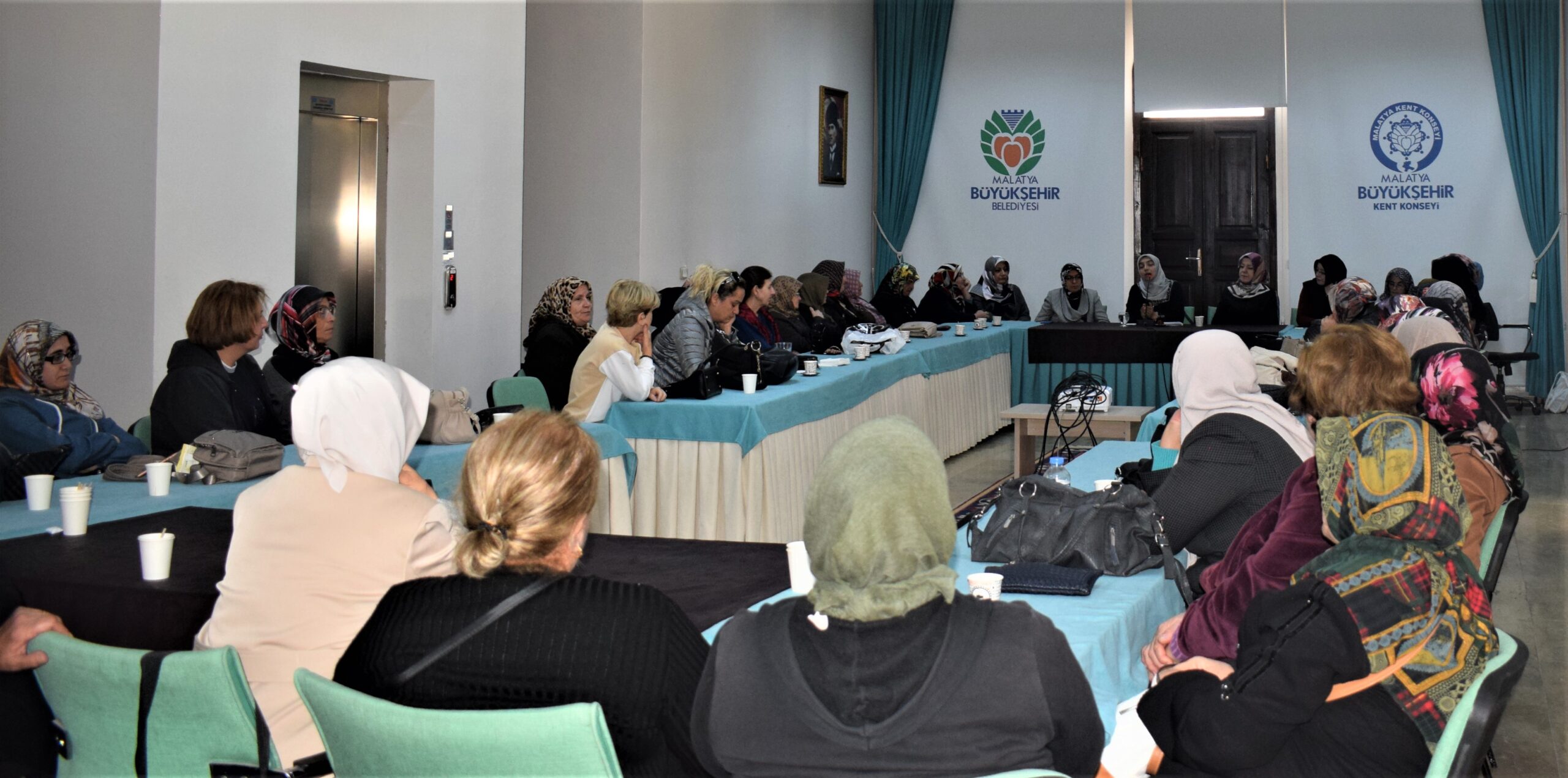 “Gençlerde Merhamet”konulu bir konferans düzenlendi.