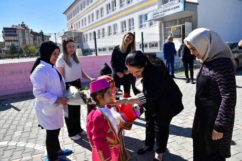 Hanımefendi Selda Yavuz Battalgazi’de Anaokulu Ziyaretlerinde Bulundu