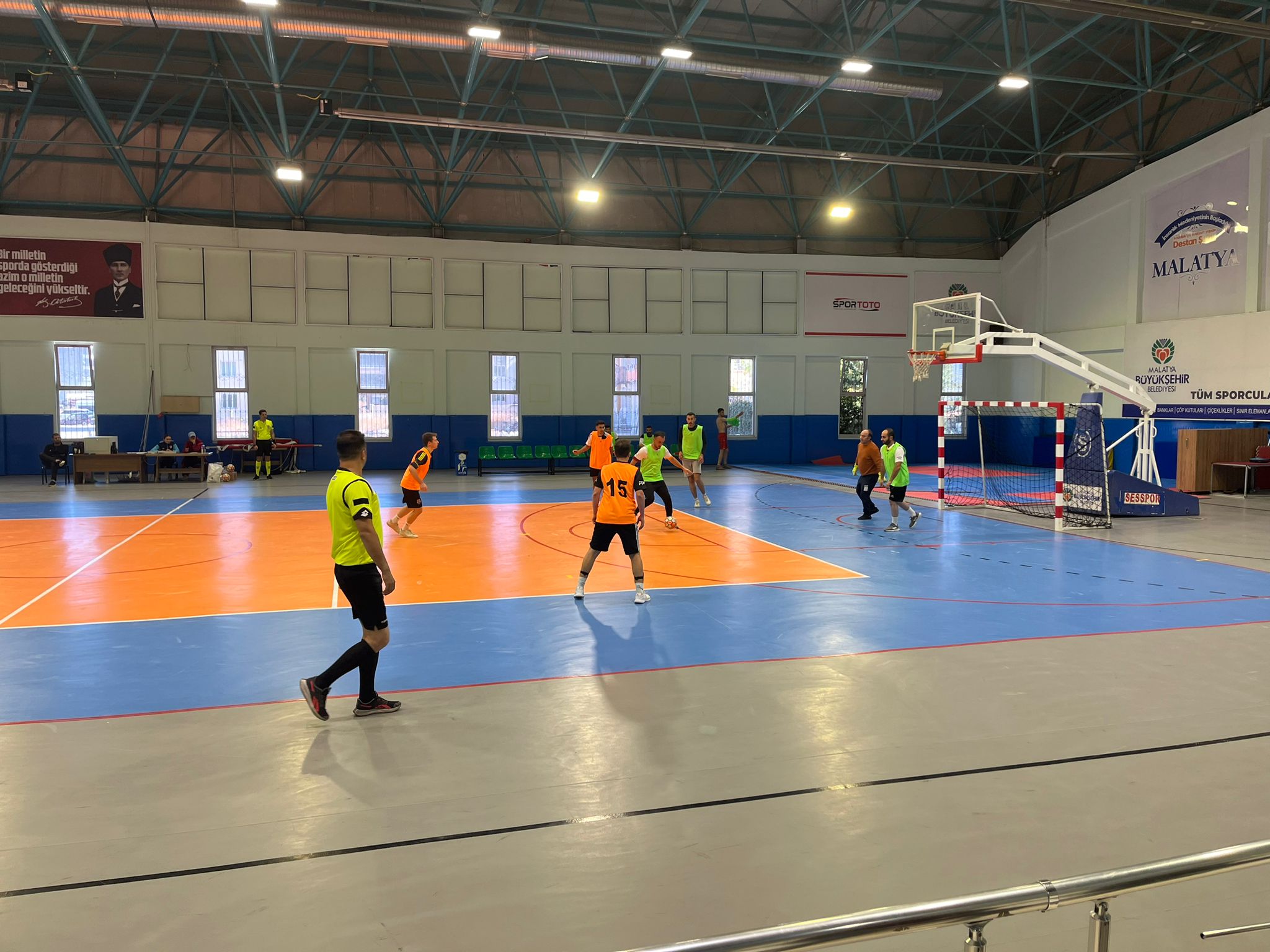 Battalgazi’de 29 Ekim’e Özel Futsal Turnuvası Başladı