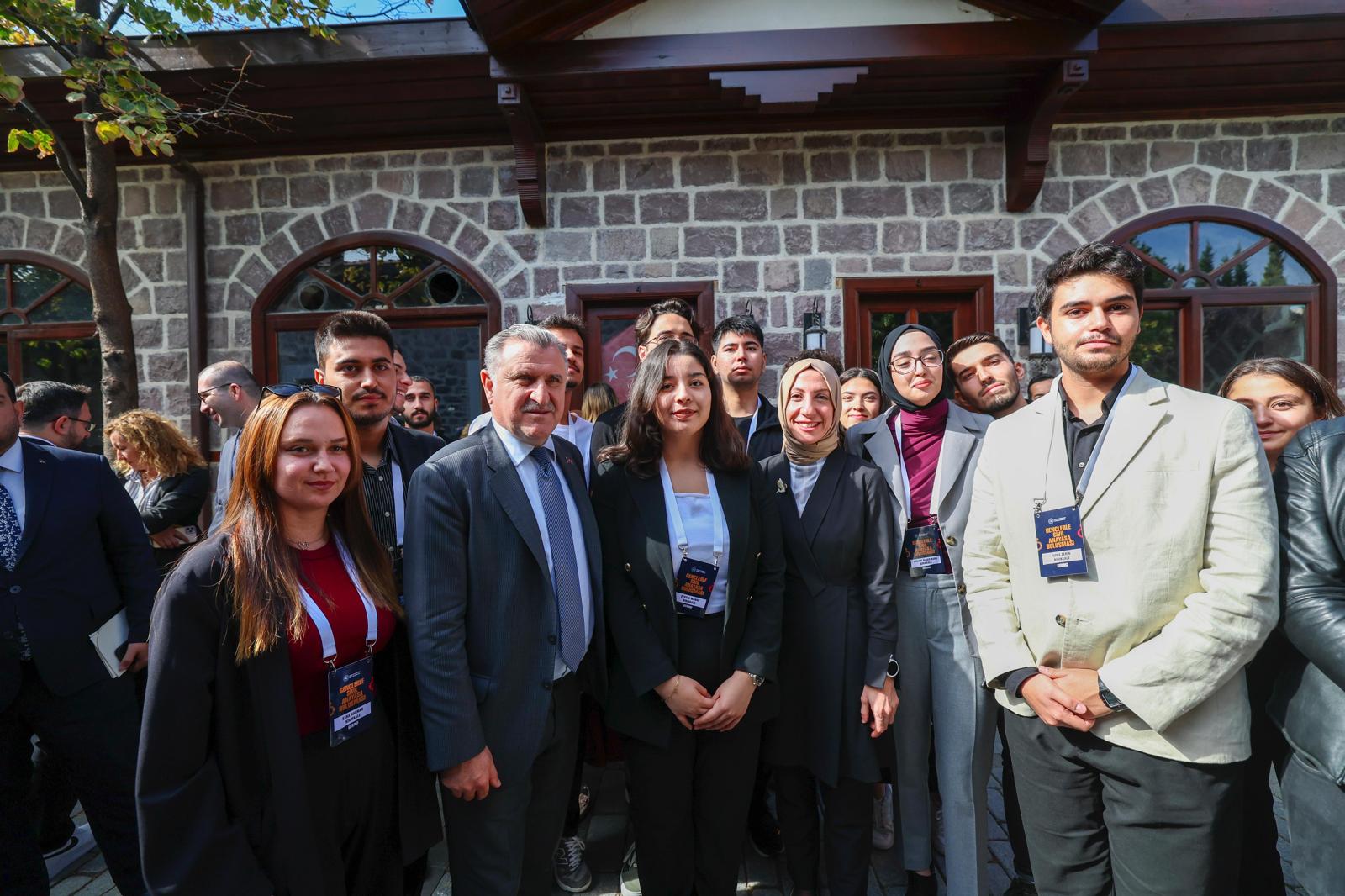 Bakan Bak, “Gençlerimizin sivil anayasayı konuşmasını istiyoruz”