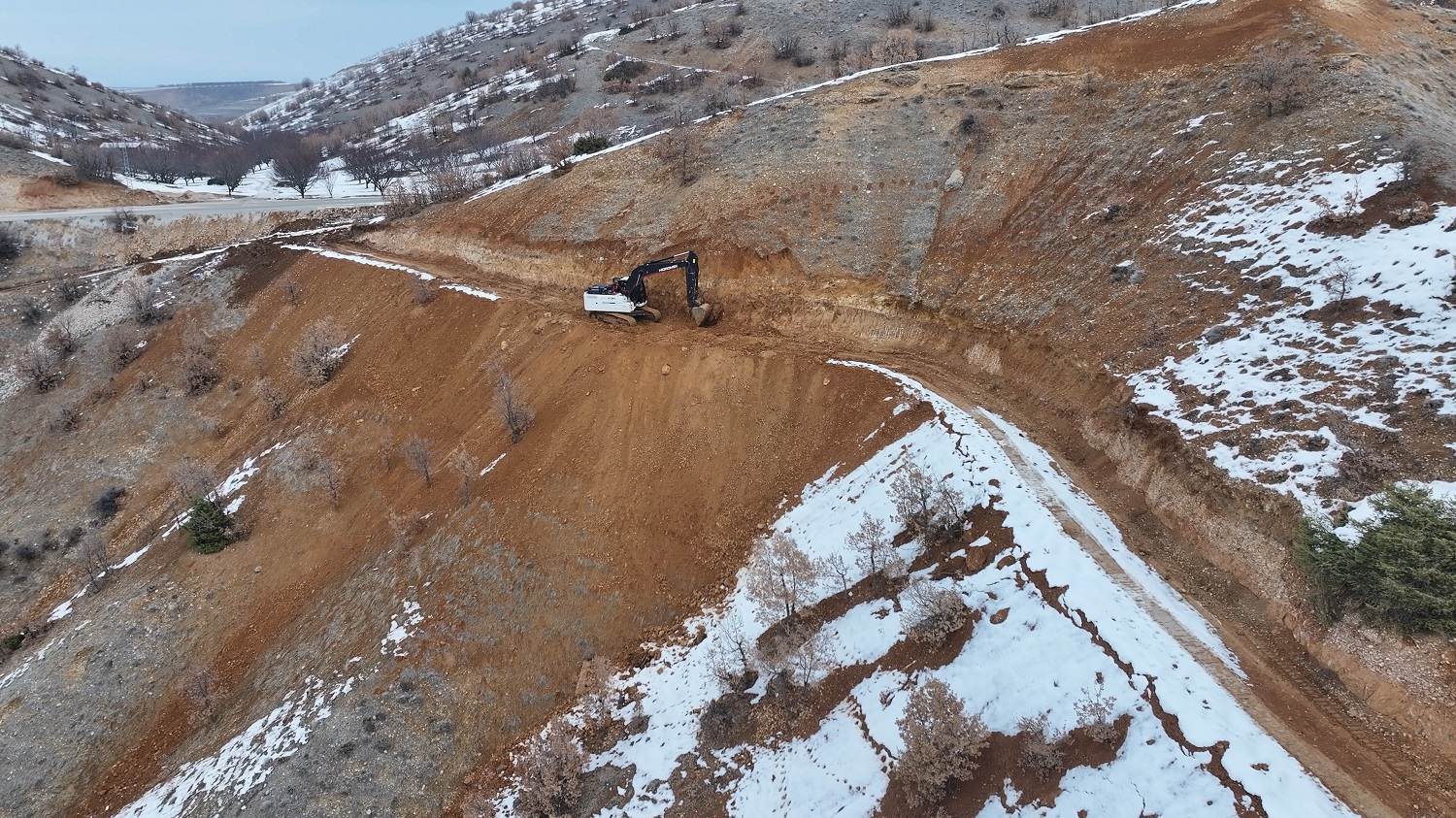 Yeşilyurt’ta Kırsal Bölgelerin Ulaşım Standardı Yükseliyor